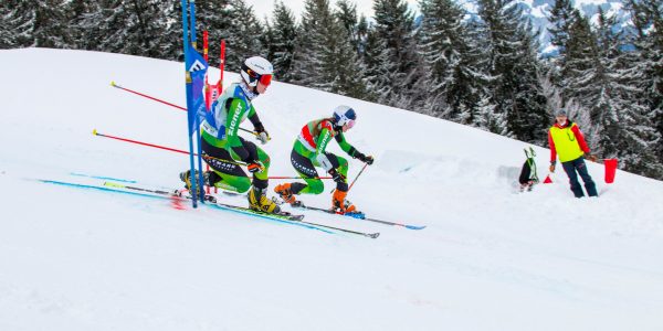 Kathrin Reischmann und Johanna Holzmann im kleinen Finale beim Weltcup am Oberjoch